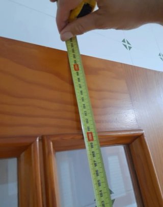 Puerta madera pino con cristalera
