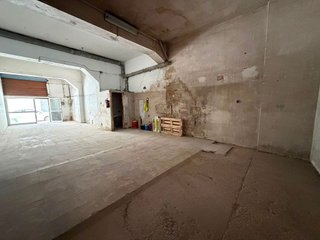Local comercial en alquiler en Joc de la Bola - Camps d'Esports - Ciutat Jardí - Montcada en Lleida