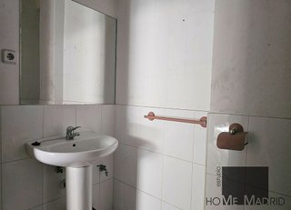 Local comercial en alquiler en Peñagrande en Madrid