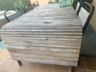 Mesa de jardín de madera con 6 sillas