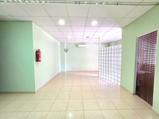 Local comercial en venta en Piscinas en Villarreal