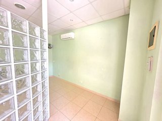 Local comercial en venta en Piscinas en Villarreal