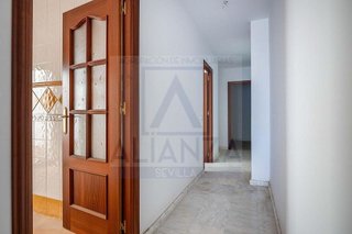 Edificio en venta en Algaba (La)