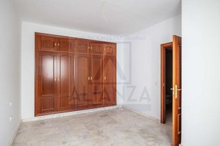 Edificio en venta en Algaba (La)