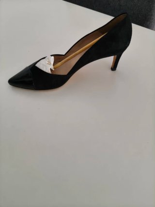 Tacones de Punta Latouche en Negros Talla 38