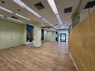 Local comercial en alquiler en San Pedro de Deusto-La Ribera en Bilbao
