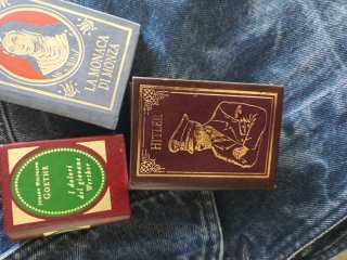 Mini libri vintage Hitler, Goethe, La Monaca