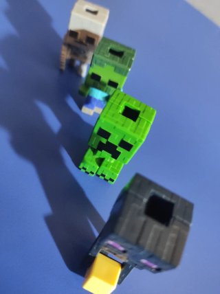 Figuras Minecraft Kinder Sorpresa
