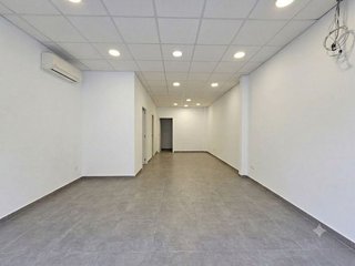 Local comercial en alquiler en Gavarra en Cornellà de Llobregat