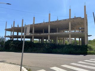 Edificio en venta en Centro en Alcanar