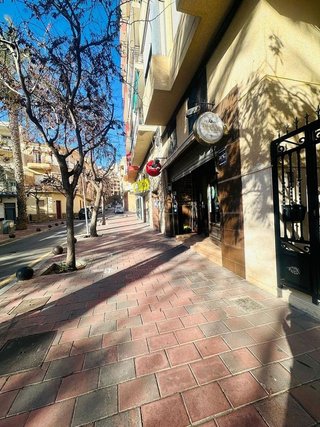 Bar en alquiler en Campoamor en Alicante