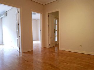 Piso en alquiler en Pacífico en Madrid