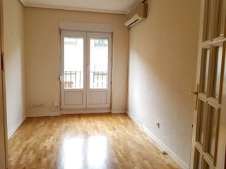 Piso en alquiler en Pacífico en Madrid
