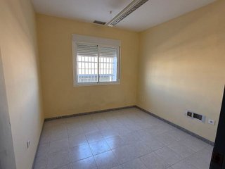 Nave industrial en alquiler en Centro - Doña Mercedes en Dos Hermanas