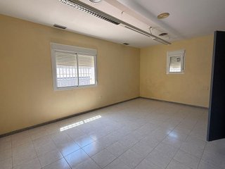 Nave industrial en alquiler en Centro - Doña Mercedes en Dos Hermanas