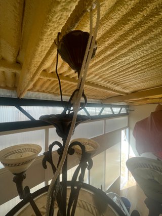 Lámpara de techo clásica en bronce con tulipas