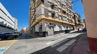 Local comercial en venta en Las Cruces en Villena