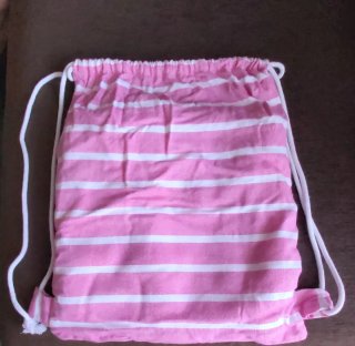 Manta de playa con su mochila