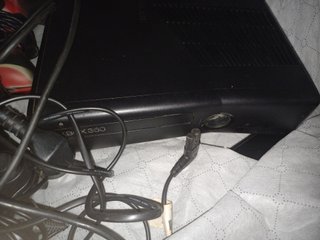 Xbox 360 + 3 mandos sin caja