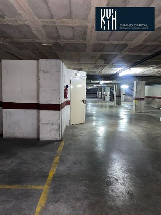 Garaje en alquiler en Eixample Nord – La Devesa en Girona