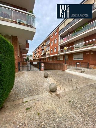 Garaje en alquiler en Eixample Nord – La Devesa en Girona