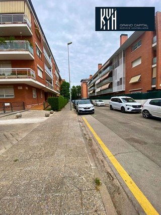 Garaje en alquiler en Eixample Nord – La Devesa en Girona