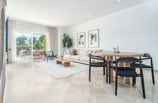 Piso en alquiler en Los Naranjos - Las Brisas en Marbella