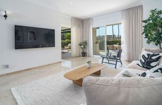 Piso en alquiler en Los Naranjos - Las Brisas en Marbella