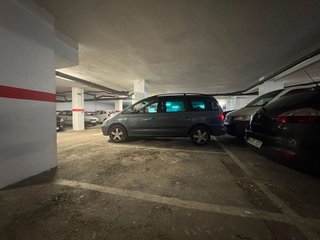 Garaje en venta en Eixample Sud – Migdia en Girona