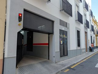 Garaje en alquiler en Santa Catalina en Sevilla