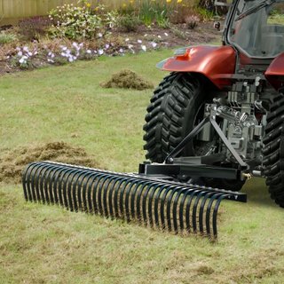 Desmalezadora Remolcada, Desmalezadora Remolcada de 72 pulgadas con 36 Púas de Acero, Rastra de Desmalezado de Césped de 3 Puntos con Accesorios para Tractor, Rastra de Paisajismo para Jardín, Gra...