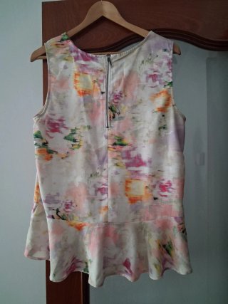 Blusa sin mangas estampada