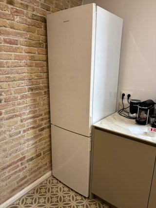 Frigorífico con congelador blanco