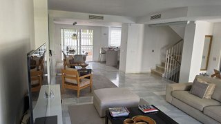 Casa adosada en alquiler en Los Naranjos - Las Brisas en Marbella