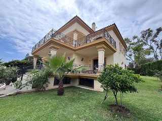 Casa adosada en alquiler en Elviria en Marbella