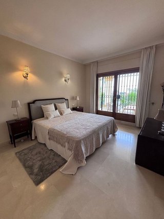 Casa adosada en alquiler en Elviria en Marbella