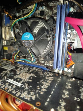 Torre PC Cooler Master Negra i7
