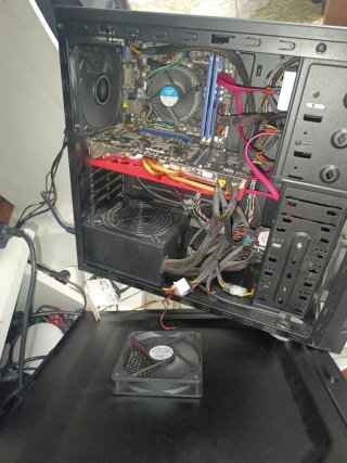 Torre PC Cooler Master Negra i7