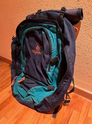 Mochila de la marca Alpina ( apertura tipo maleta)