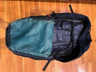 Mochila de la marca Alpina ( apertura tipo maleta)