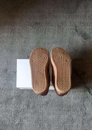 Deportivas marrones talla 39
