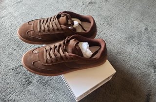 Deportivas marrones talla 39