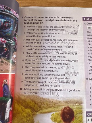 EXAM PROSPECTS 2 Student's book: libro de texto...