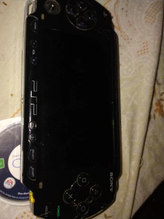 Sony PSP Negra se vende con los juegos fifa2008 y