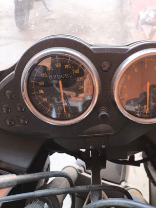 BMW R1100S para recambios o reparar