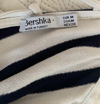 Abito lungo a righe Bershka