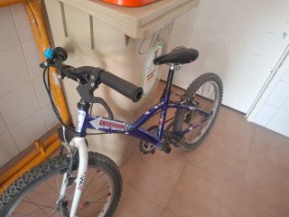 Bicicleta infantil Decathlon azul