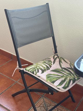 Mesa y 2 Sillas Plegables Gris