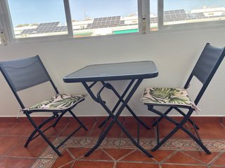 Mesa y 2 Sillas Plegables Gris