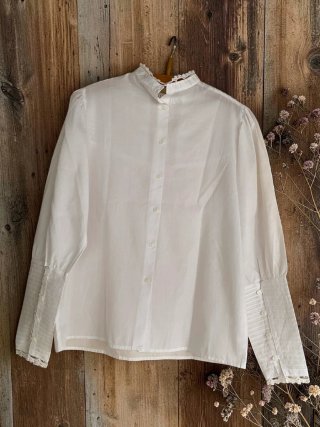 ​Blusa Vintage Blanca de Algodón con Encaje Guipur